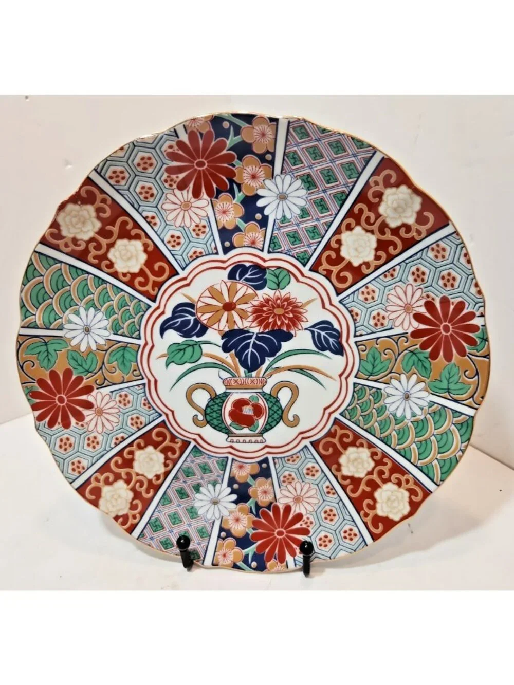 Vintage Arita Imari Japan Fan Pattern Dinner Plate Red Green Blue Scalloped Edge